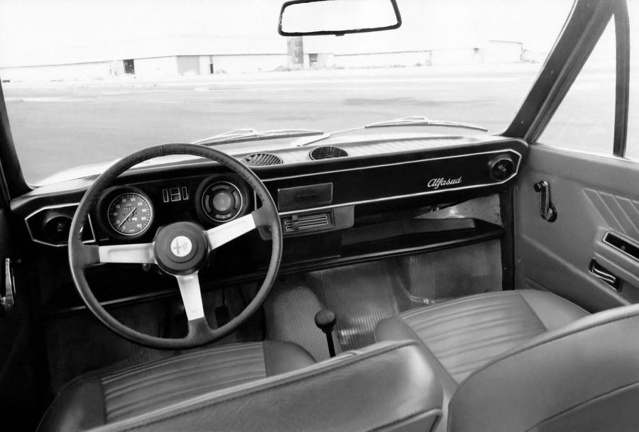 Торпедо Alfa Romeo Alfasud (901) 1972 года  (фото 8 из 35)